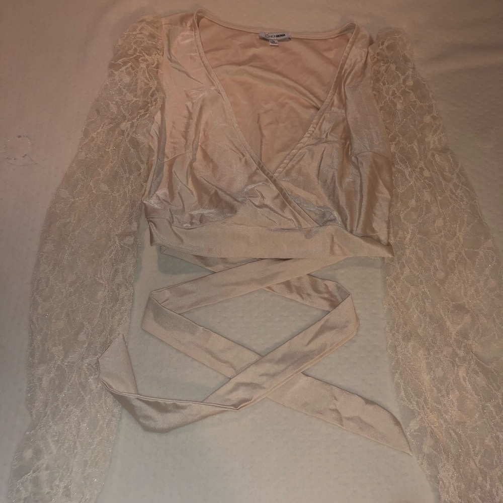 lace sleeve fashion nova crop top